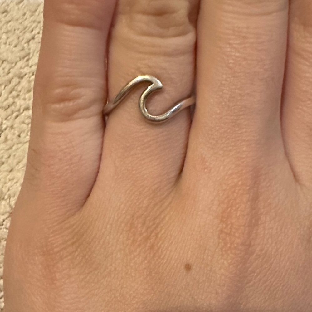 Pura Vida Silver Wave Ring